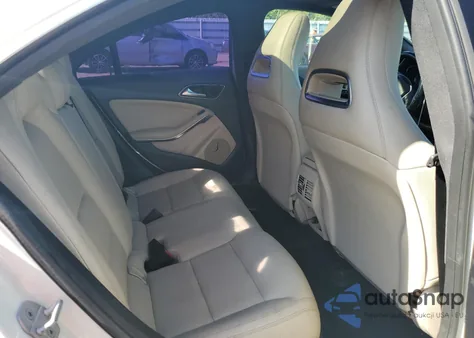 2014 Mercedes-Benz Cla 250 z USA, uszkodzony, nr VIN WDDSJ4EB3EN097573